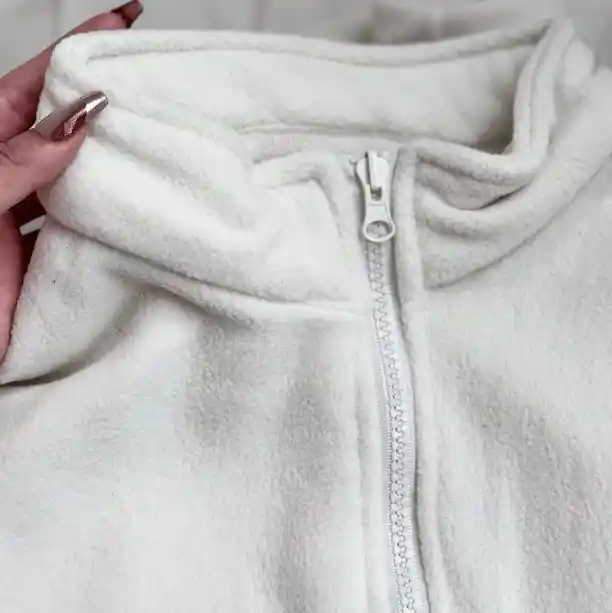 白百何慵懒文艺范穿搭曝光！灰毛衣配牛仔裤秒杀全场