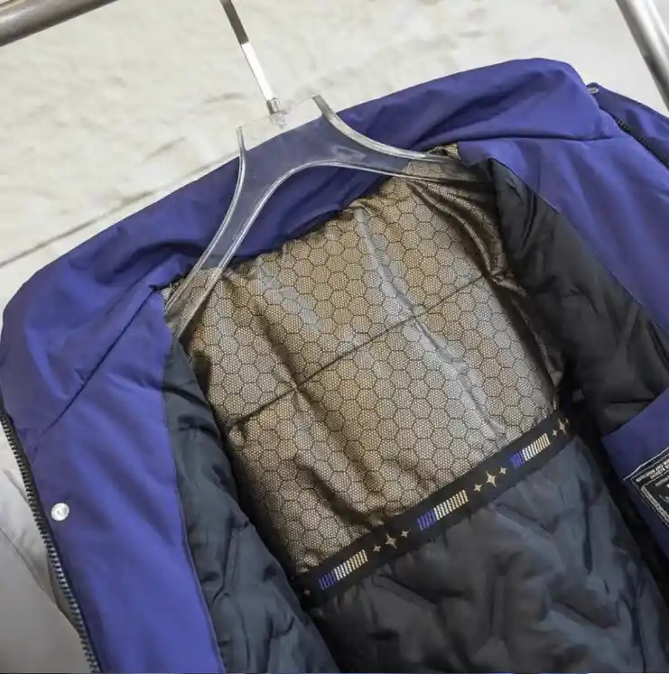 白百何慵懒文艺范穿搭曝光！灰毛衣配牛仔裤秒杀全场