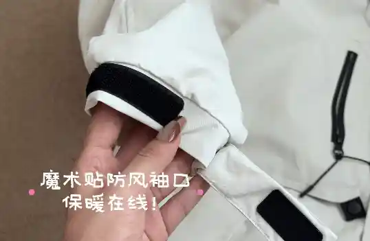 白百何慵懒文艺范穿搭曝光！灰毛衣配牛仔裤秒杀全场