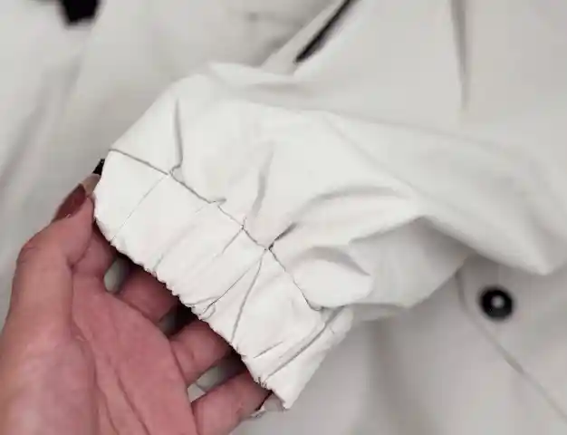 白百何慵懒文艺范穿搭曝光！灰毛衣配牛仔裤秒杀全场