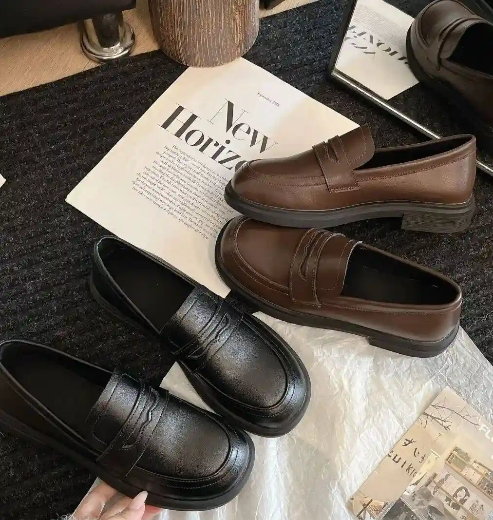 白百何慵懒文艺范穿搭曝光！灰毛衣配牛仔裤秒杀全场