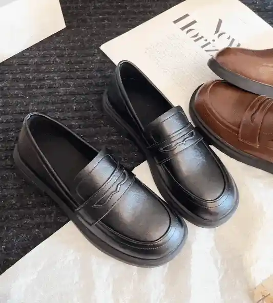 白百何慵懒文艺范穿搭曝光！灰毛衣配牛仔裤秒杀全场