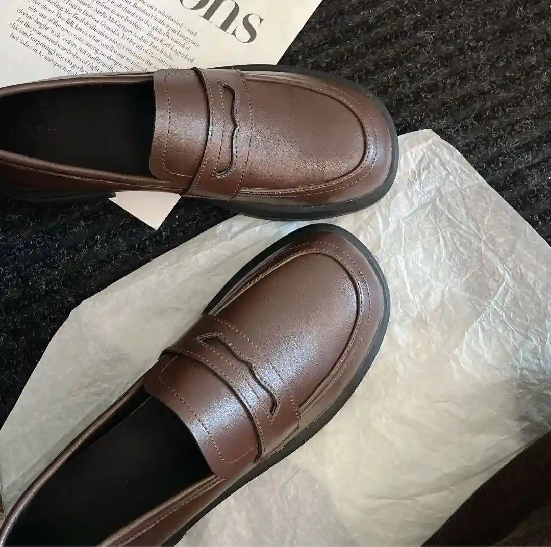 白百何慵懒文艺范穿搭曝光！灰毛衣配牛仔裤秒杀全场