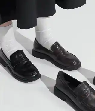 白百何慵懒文艺范穿搭曝光！灰毛衣配牛仔裤秒杀全场