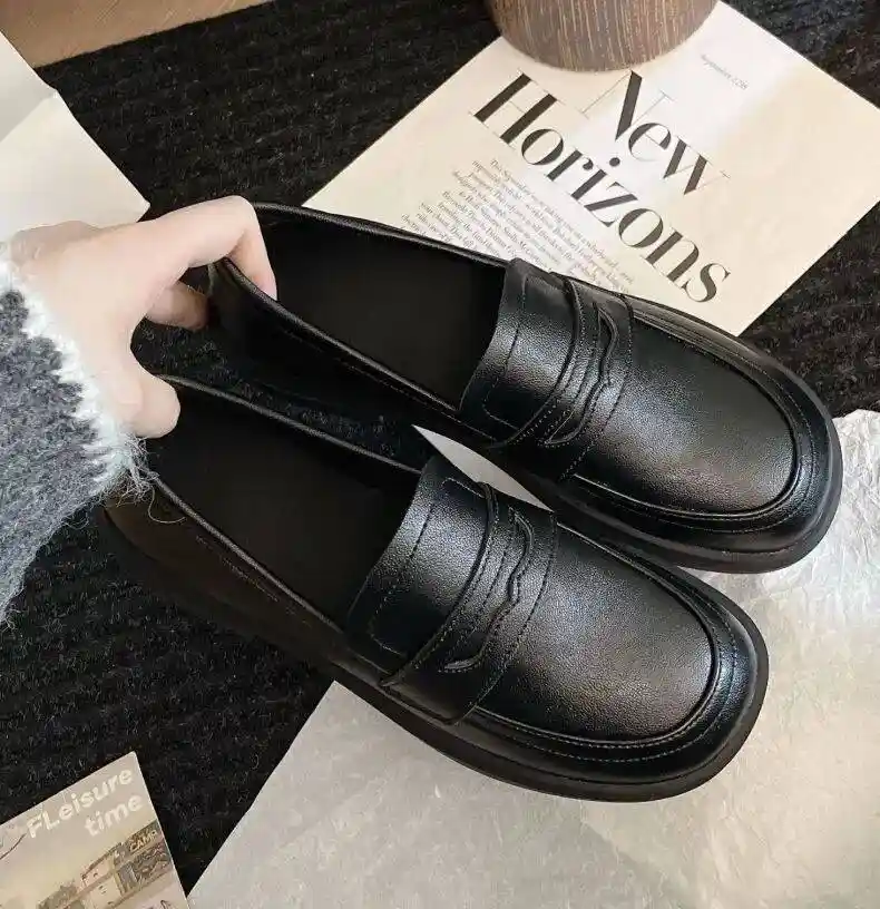 白百何慵懒文艺范穿搭曝光！灰毛衣配牛仔裤秒杀全场