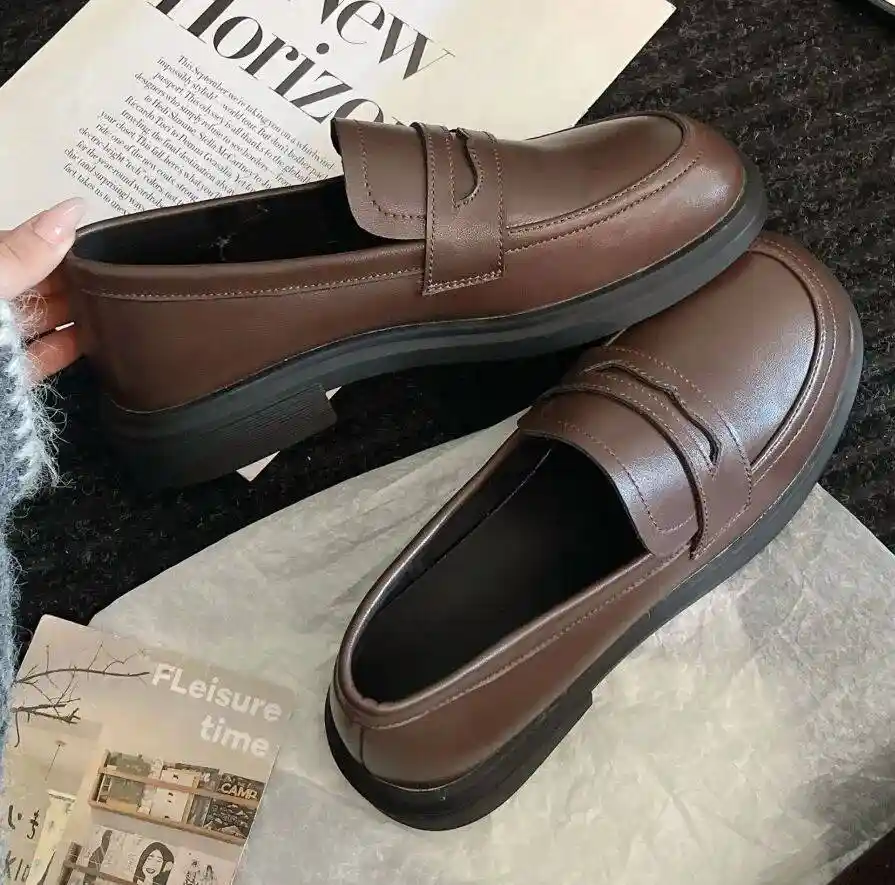 白百何慵懒文艺范穿搭曝光！灰毛衣配牛仔裤秒杀全场