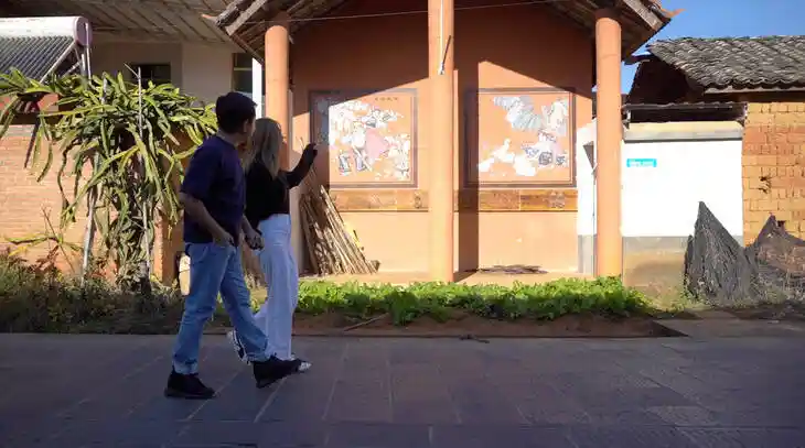 【缅甸顶流夫妻爆火出圈!舌尖闯入陇川:一碗米线搅动中缅乡村新经济】