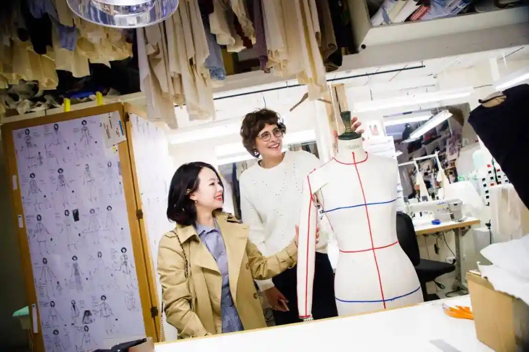 巩俐杨紫琼逆龄破圈：当新龄美成为全球女性的硬核话语权