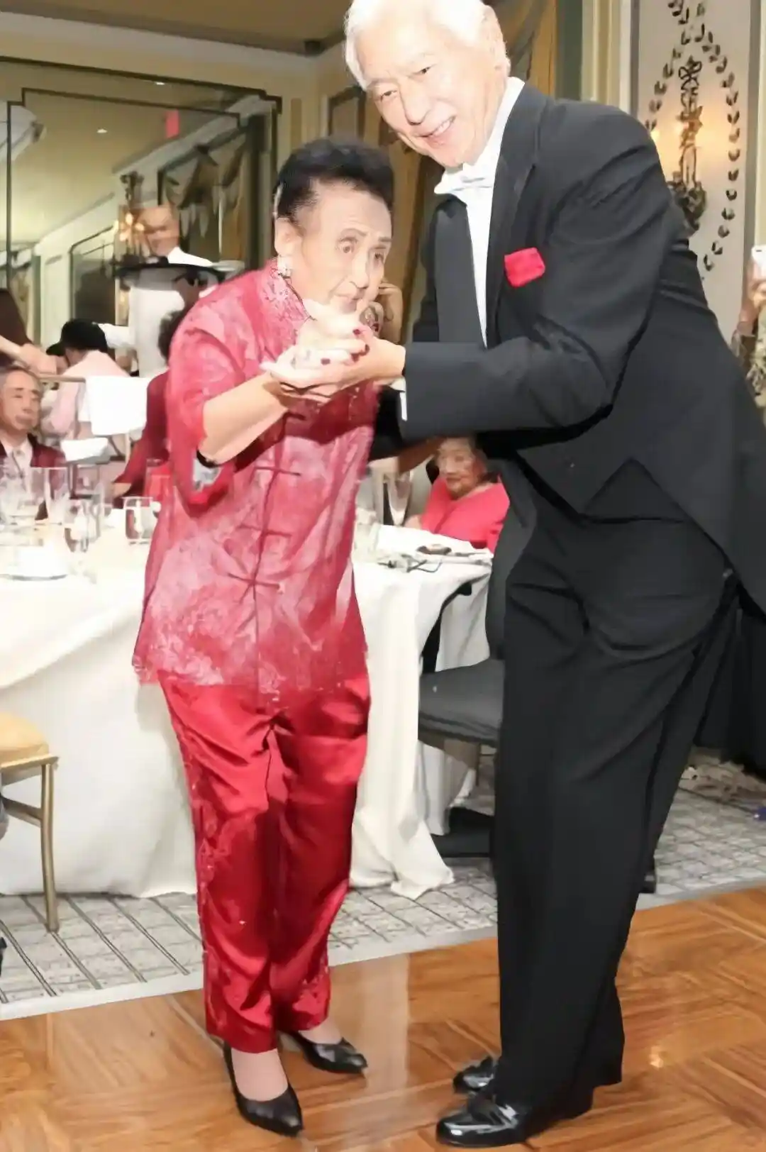 巩俐杨紫琼逆龄破圈：当新龄美成为全球女性的硬核话语权