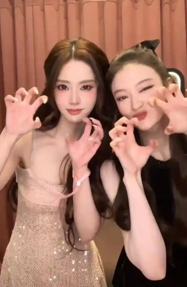 颜值网红迅猛龙特蕾莎联手韩团成员拍摄短视频引爆全网