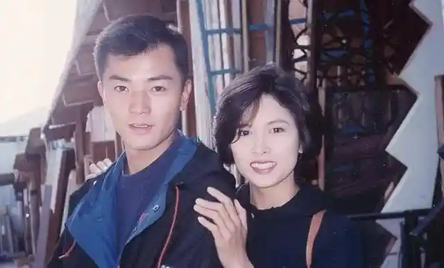 邵美琪罕见回应亲密闺蜜传闻：单身十年的她，这次选择坦荡笑对流言