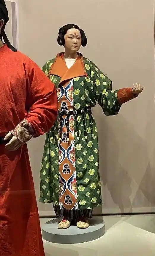 宋朝皇帝为何集体删龙？龙袍消失之谜震惊史学界