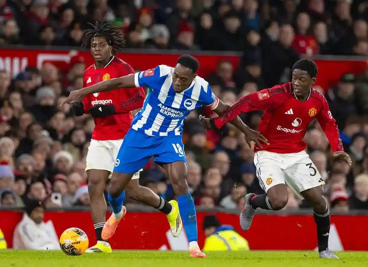 曼联爆冷遭布莱顿淘汰，足总杯惨遭一轮游引球迷怒斥奇耻大辱