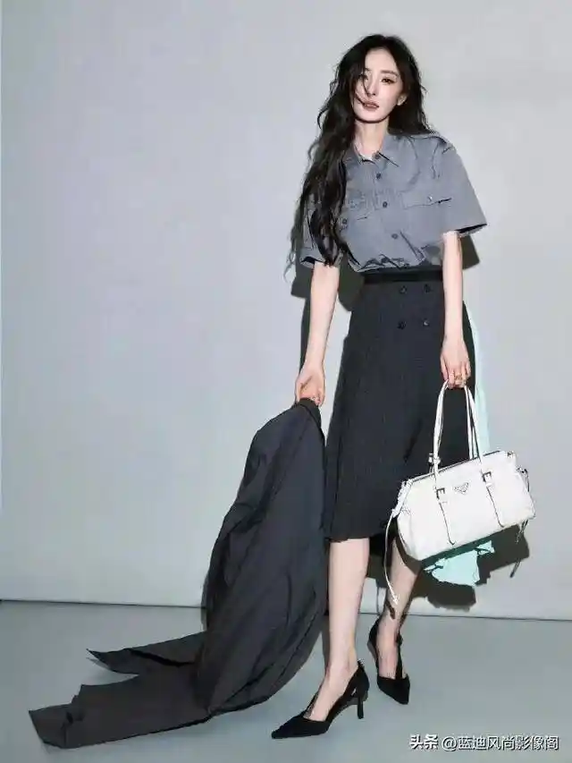 杨幂Prada松弛感,解锁高奢穿搭新境界