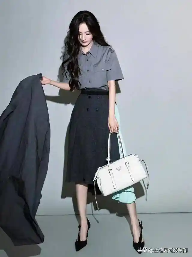 杨幂Prada松弛感,解锁高奢穿搭新境界