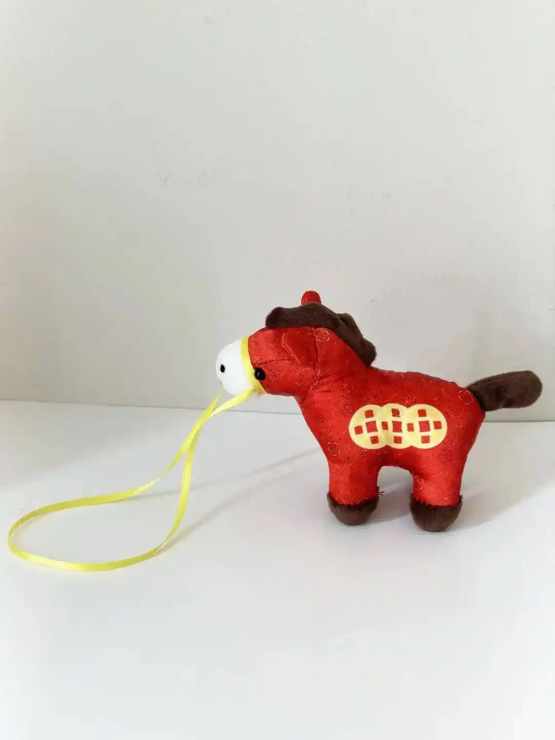 马年开箱风暴!200+国际大牌红包礼盒空降,范主携Bear引爆新年福运潮