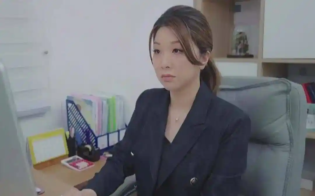 TVB港姐季军深夜发声明：婚内遭背叛、百万债务成导火索，离婚风暴引爆全网热议