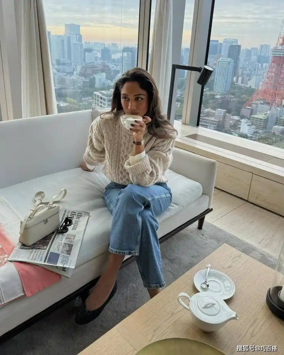 今年冬天穿绞花毛衣+牛仔裤，轻盈出街不靠厚羽绒服！