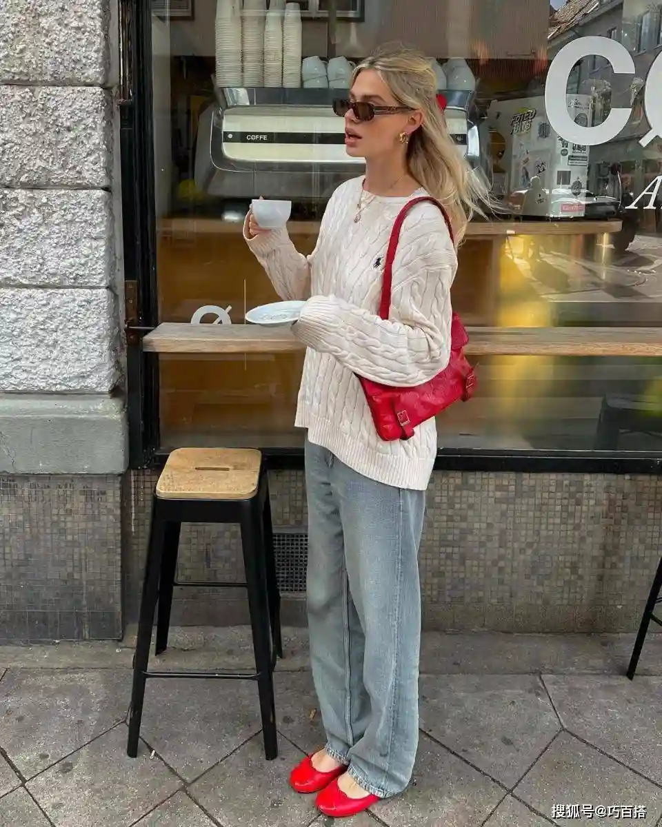 今年冬天穿绞花毛衣+牛仔裤，轻盈出街不靠厚羽绒服！