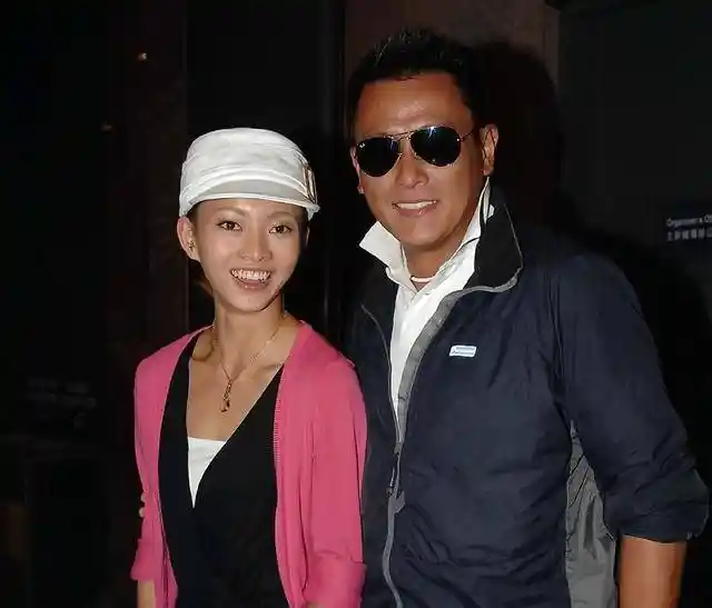 张利华婚内出轨曝光，年入500万卖保险背后竟有整容变脸之谜