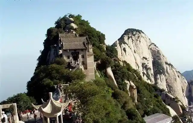 唐玄宗泰山封禅刚落幕,竟密谋二度登顶华山?背后藏着怎样的帝国野心与信仰危机!