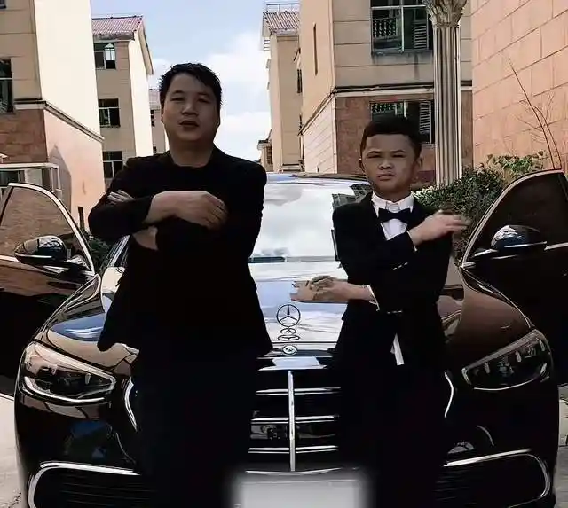 小马云哥哥范小勇刑满归来首秀！KTV狂嗨摇头晃脑引全网刷屏