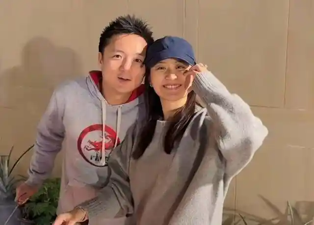 钟培生官宣婚讯,袁嘉敏孕态曝光引热议