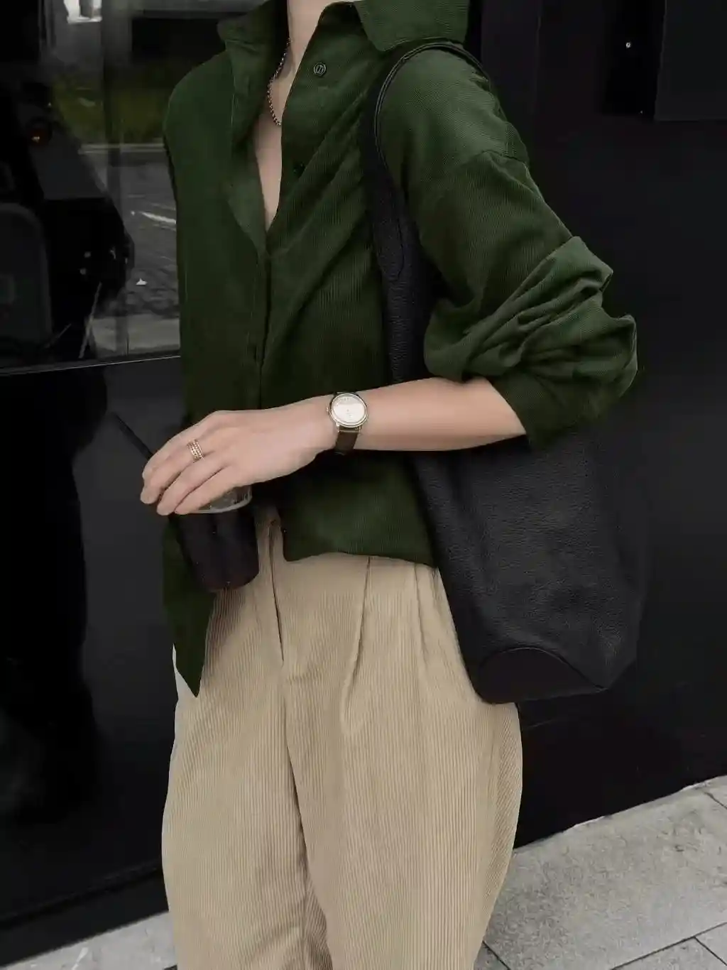 2026开年爆火！苔藓绿灯芯绒衬衫杀疯了：高级感拉满，全网断货预警