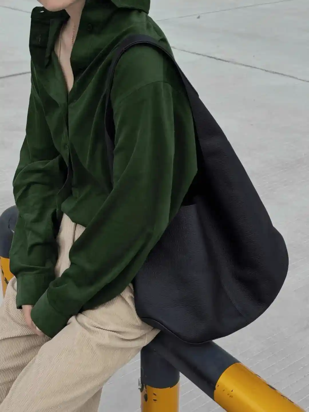 2026开年爆火！苔藓绿灯芯绒衬衫杀疯了：高级感拉满，全网断货预警