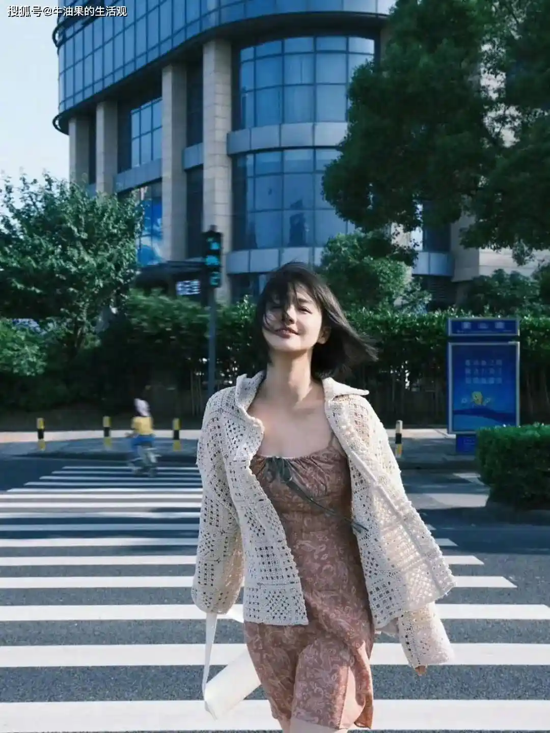 马思纯张哲轩和平分手引爆全网！网友怒删恋爱脑标签：她早不是十年前的那个女孩