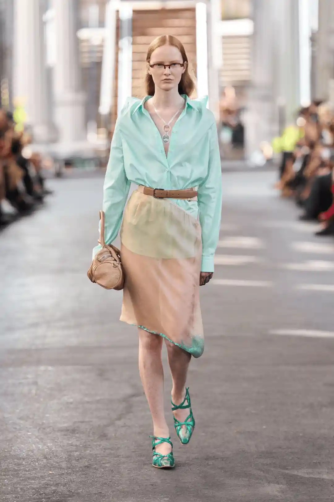 2026夏装新革命：八大颠覆性流行趋势抢先看！