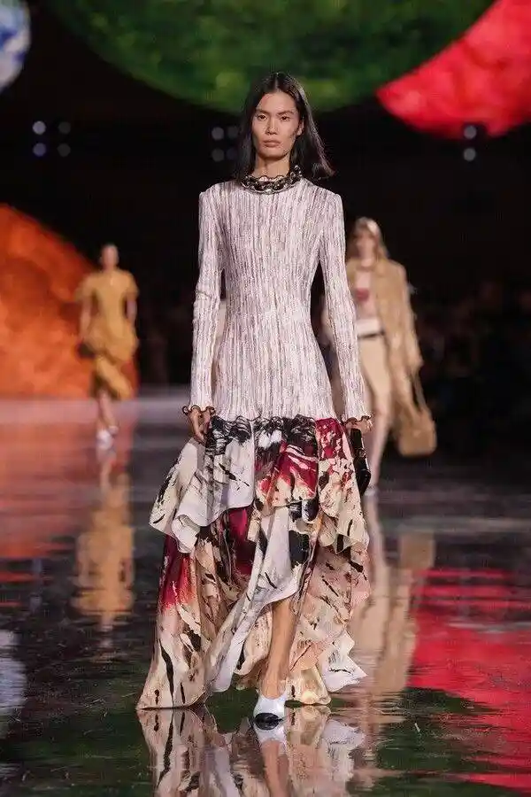 2026夏装新革命：八大颠覆性流行趋势抢先看！