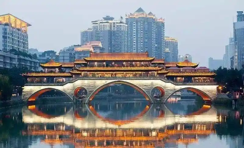 开封大学→成都大学：一场跨越十年的专科逆袭风暴，他们如何撕掉学历标签？