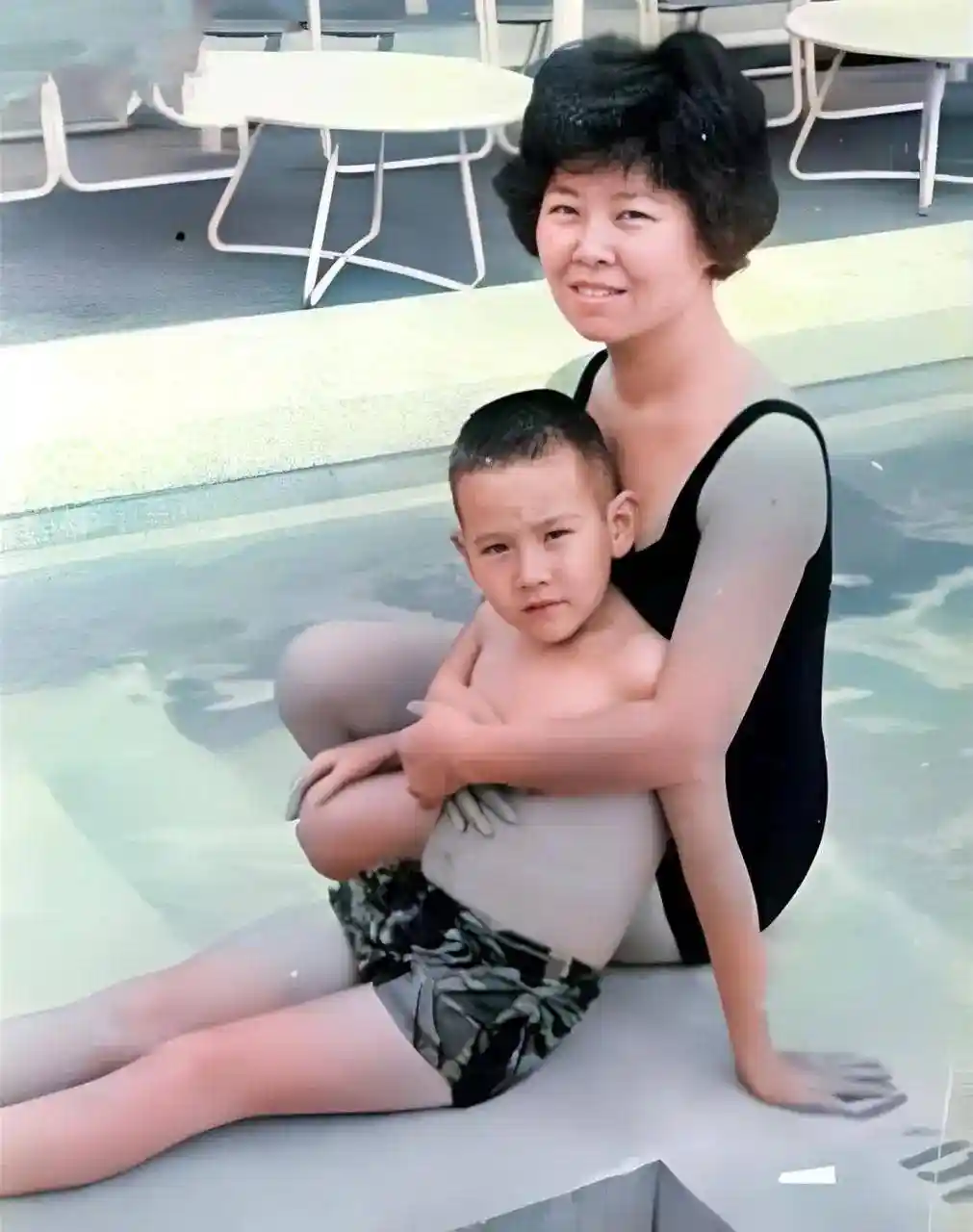 费翔独居养猫，父母双逝无子女，却被亲戚暗中盯上遗产？