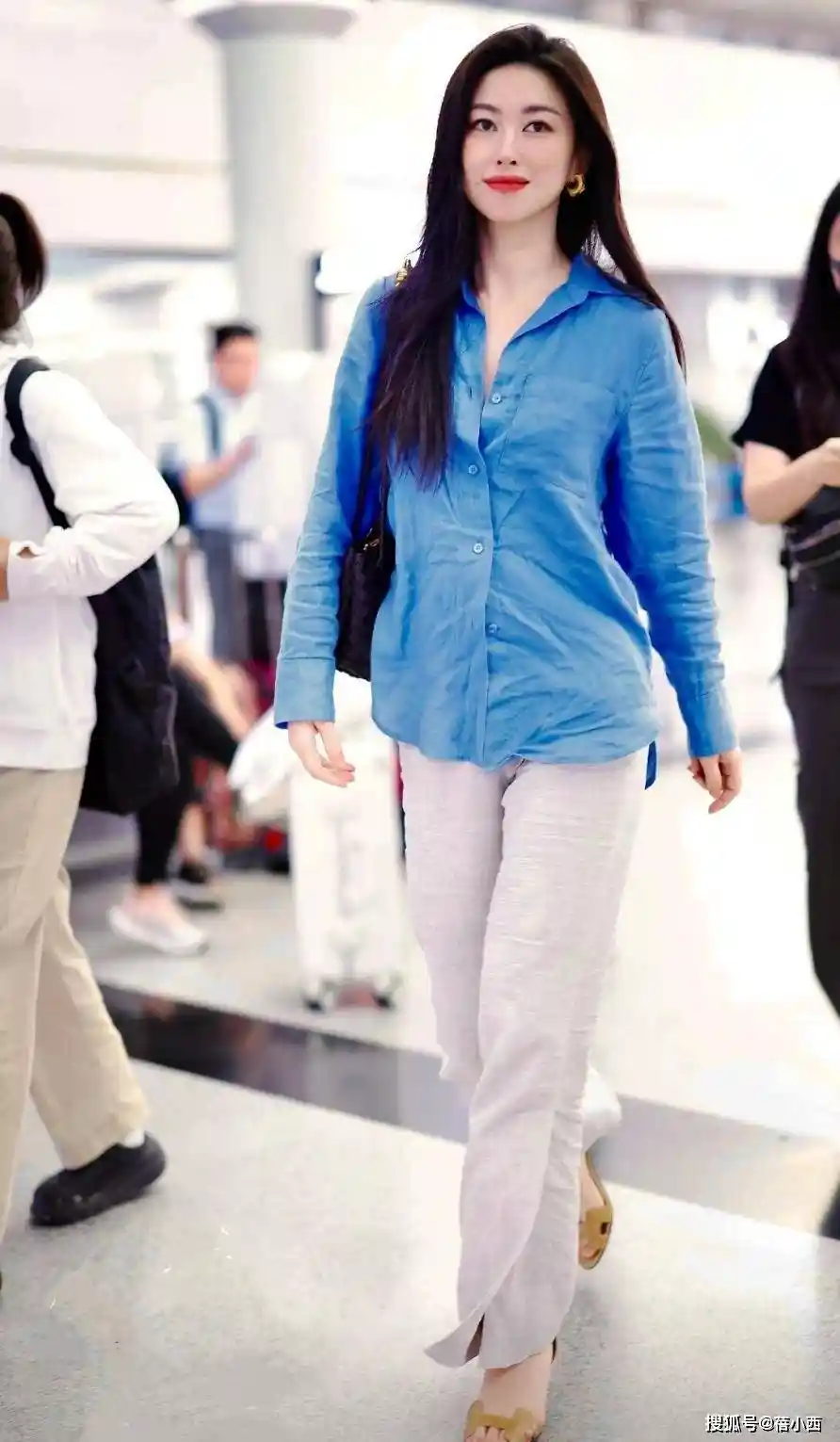 朱珠穿搭启示录：衬衫+这些单品，才是真正的贵气王