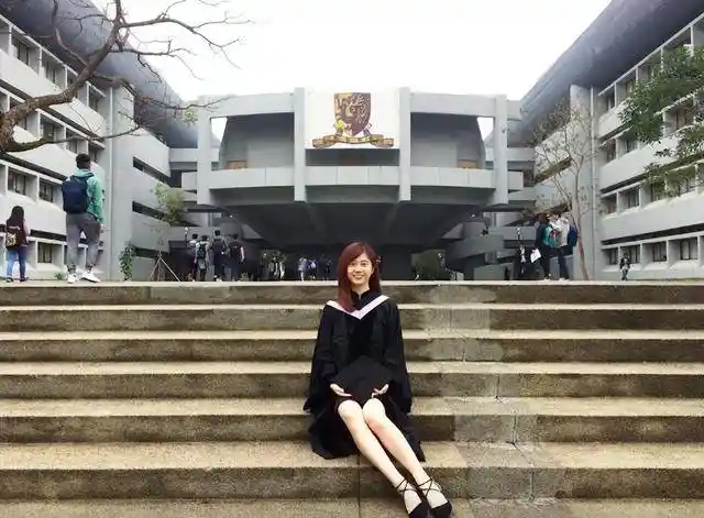 TVB新晋女新人爆红，甜美颜值引热议，网友直呼神似陈自瑶